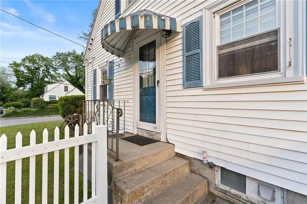 3 Arrow Avenue Warwick RI 02886