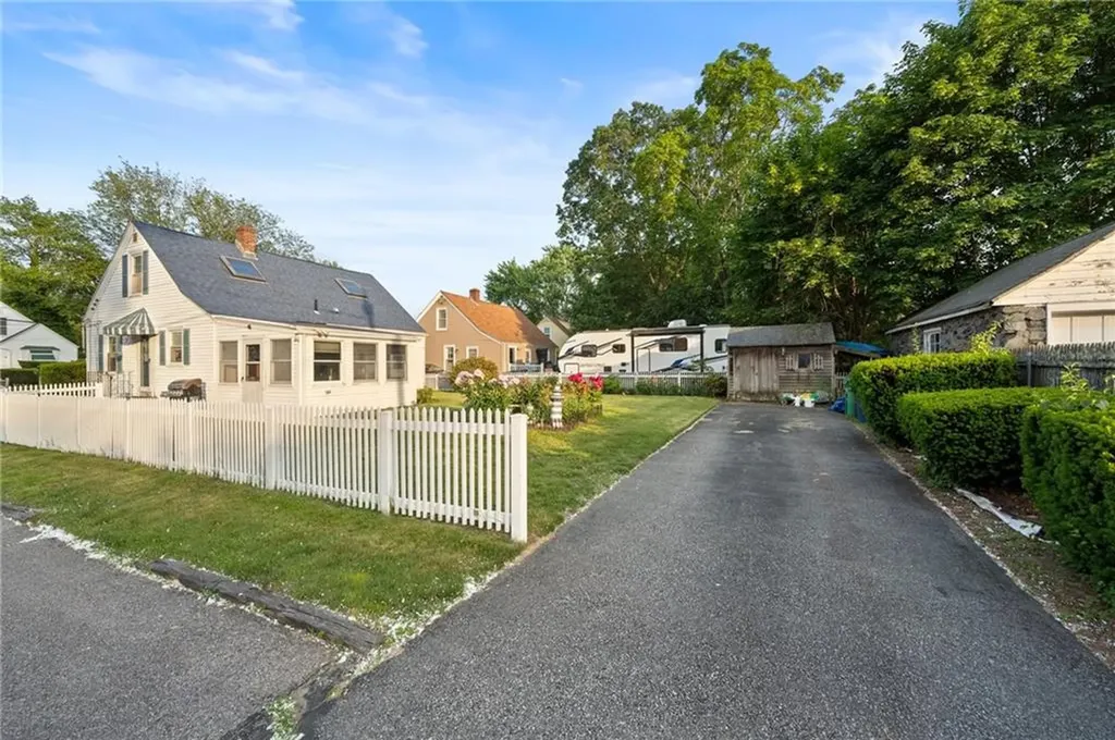 3 Arrow Avenue Warwick RI 02886