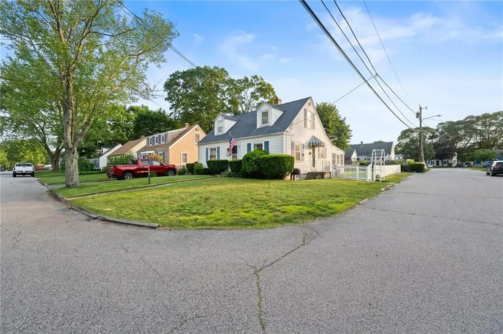 3 Arrow Avenue Warwick RI 02886