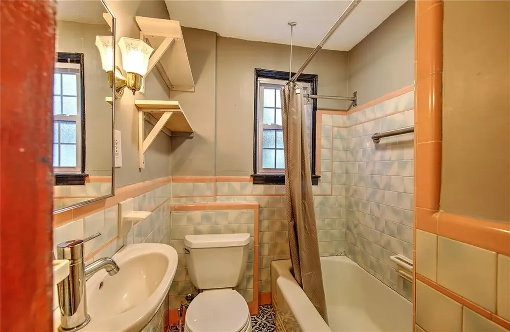 45 Rochambeau Avenue Providence RI 02906