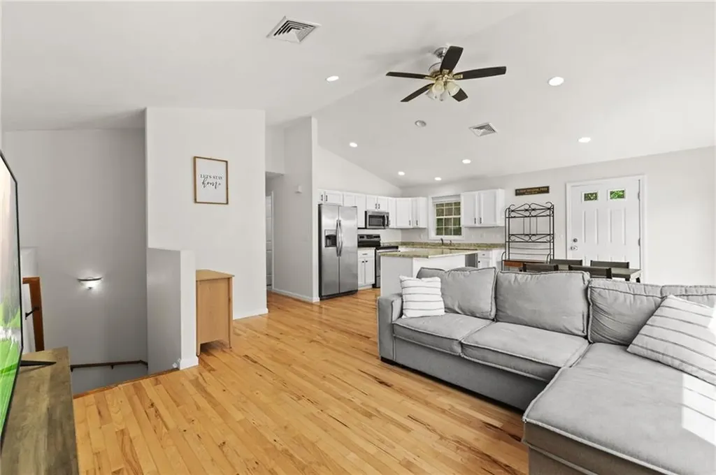189 Progresso Avenue Woonsocket RI 02895