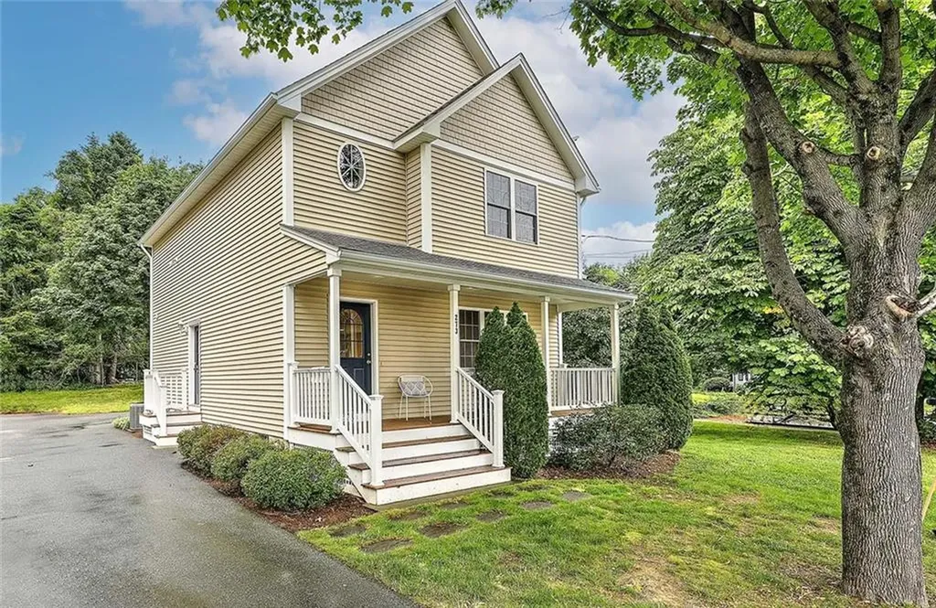 273 Maple Avenue Barrington RI 02806
