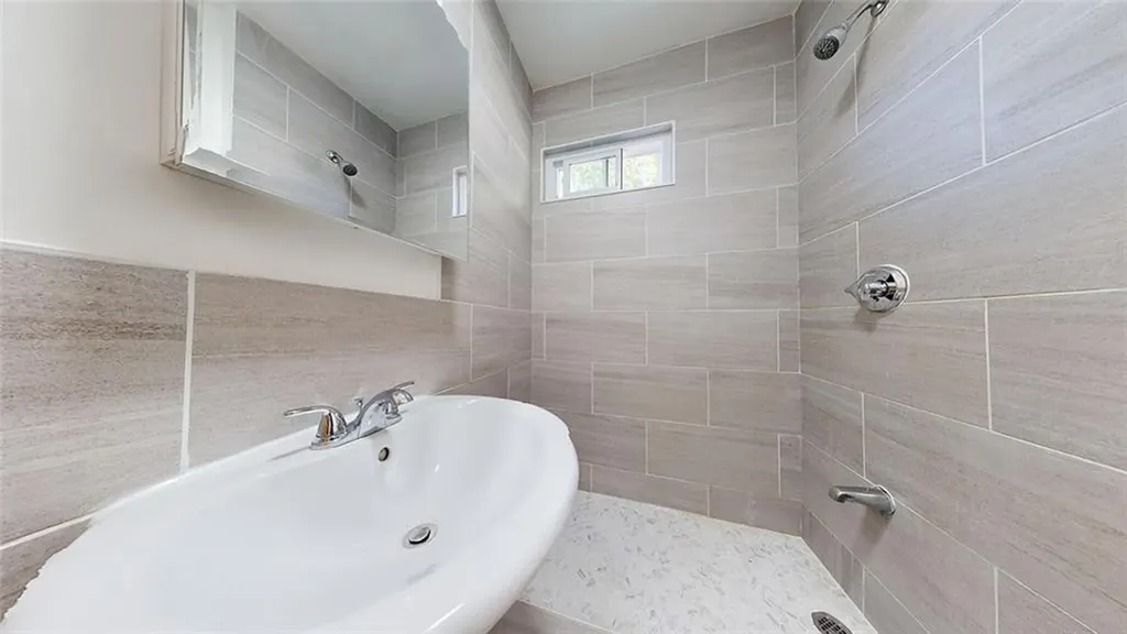 734 Douglas Avenue Providence RI 02908