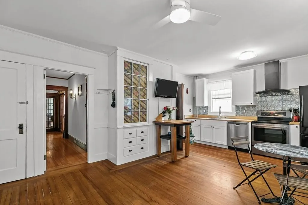 32 Thurston Avenue Newport RI 02840
