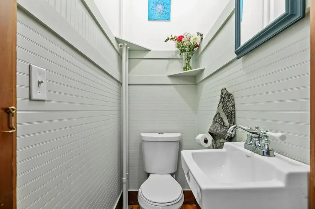 32 Thurston Avenue Newport RI 02840