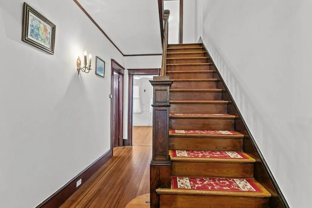 32 Thurston Avenue Newport RI 02840