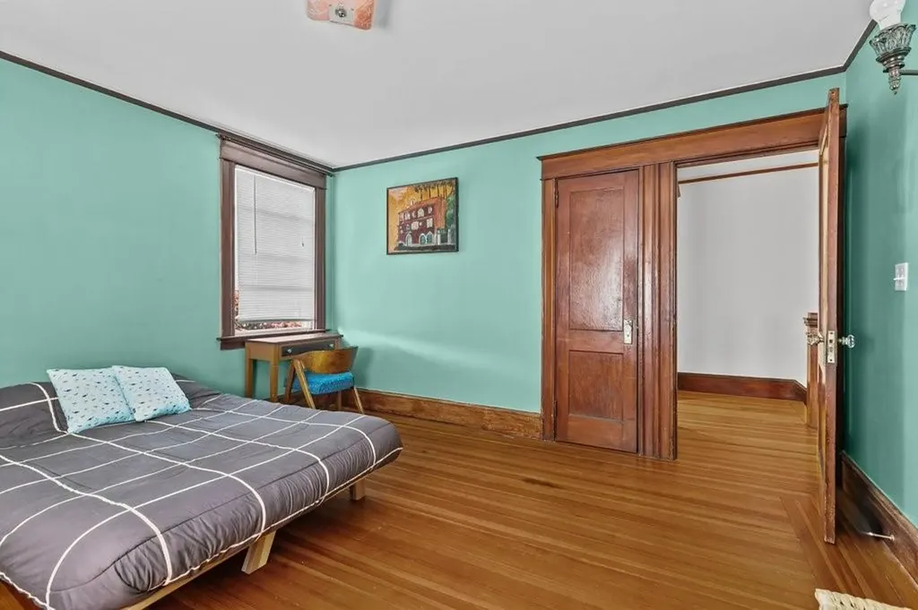 32 Thurston Avenue Newport RI 02840