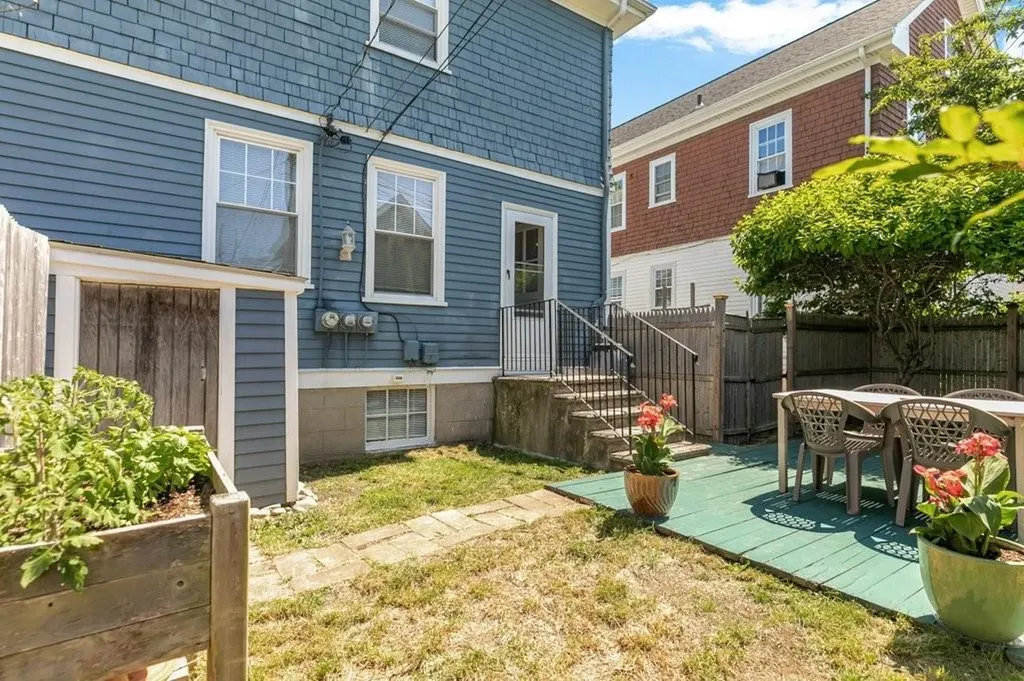 32 Thurston Avenue Newport RI 02840
