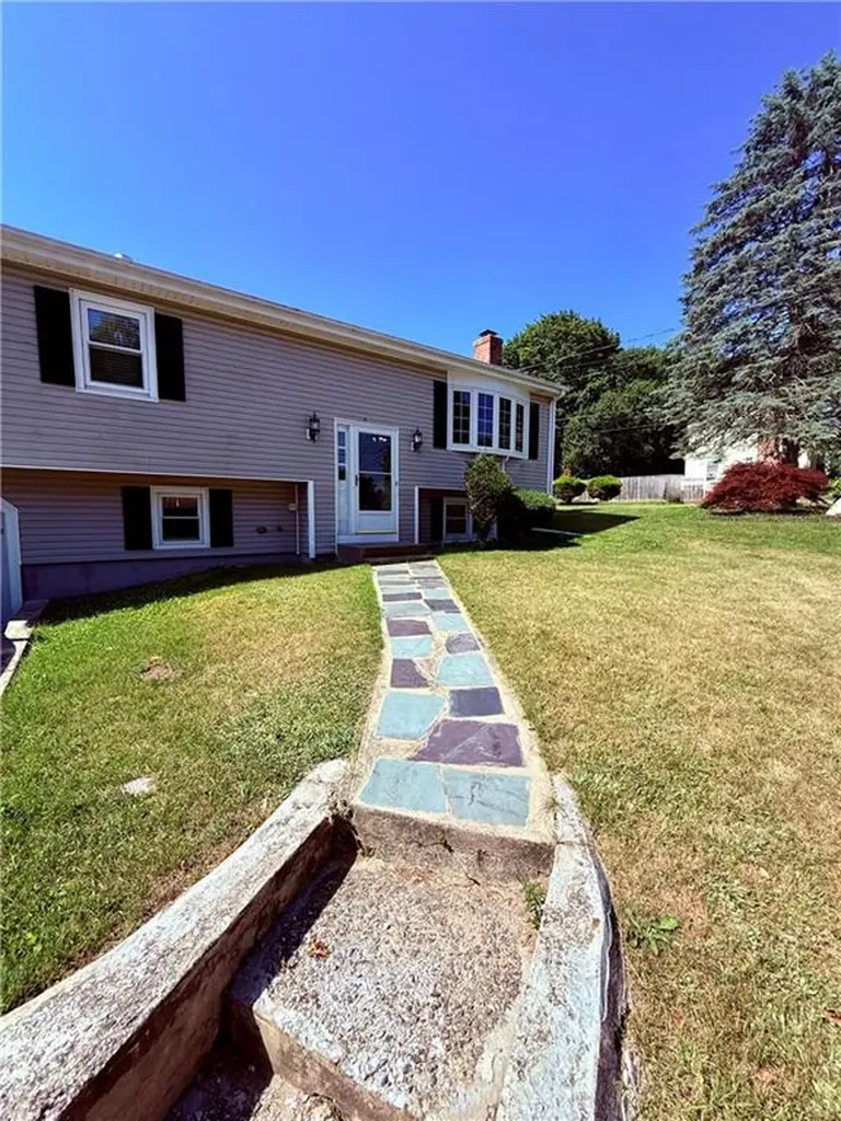 46 Broadview Avenue Cumberland RI 02864