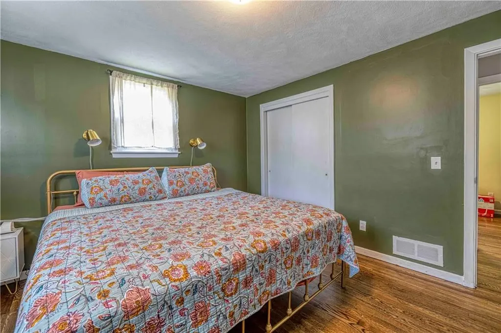 98 Quail Hollow Road Cranston RI 02920