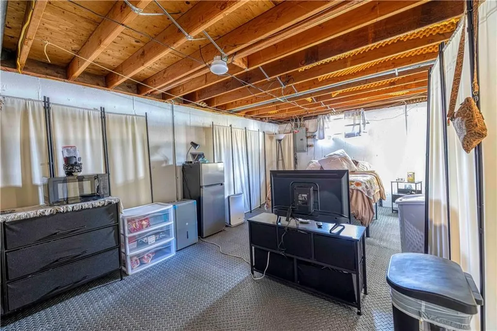 98 Quail Hollow Road Cranston RI 02920