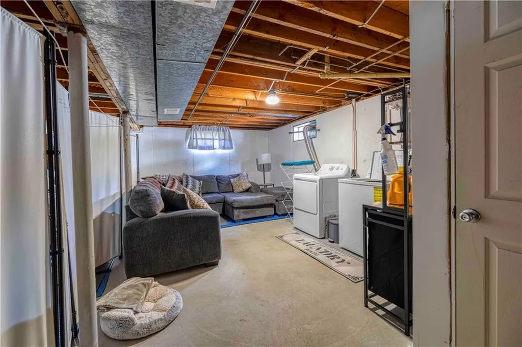 98 Quail Hollow Road Cranston RI 02920