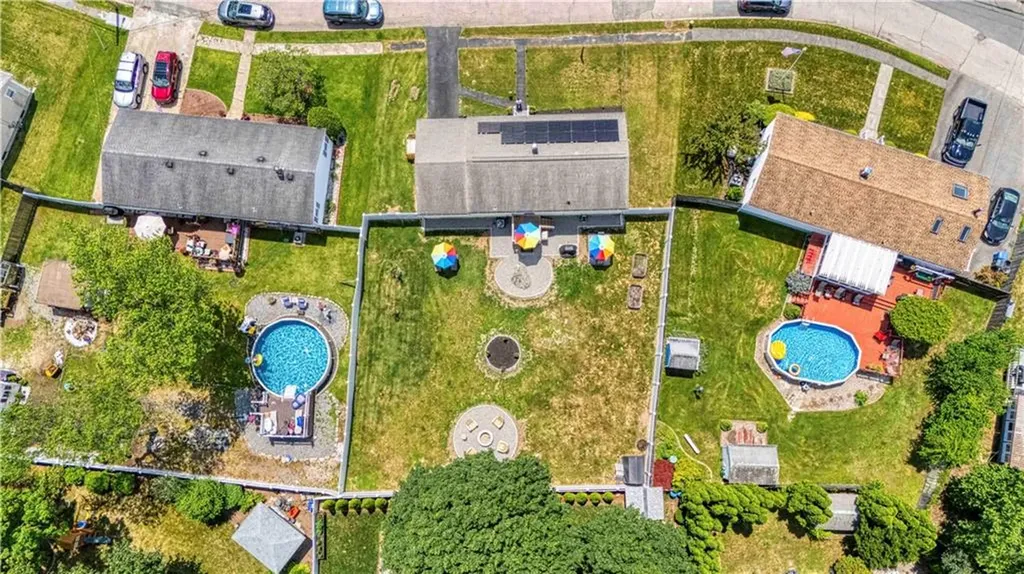 98 Quail Hollow Road Cranston RI 02920