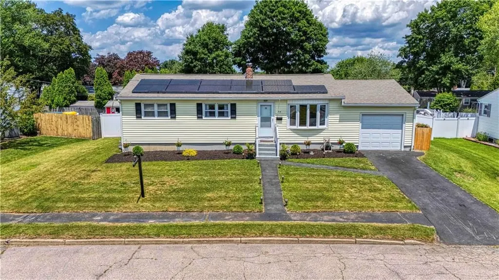 98 Quail Hollow Road Cranston RI 02920