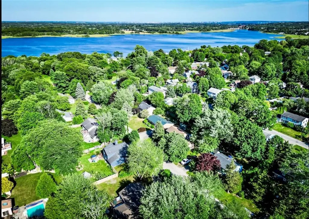 4 Burr Avenue Barrington RI 02806