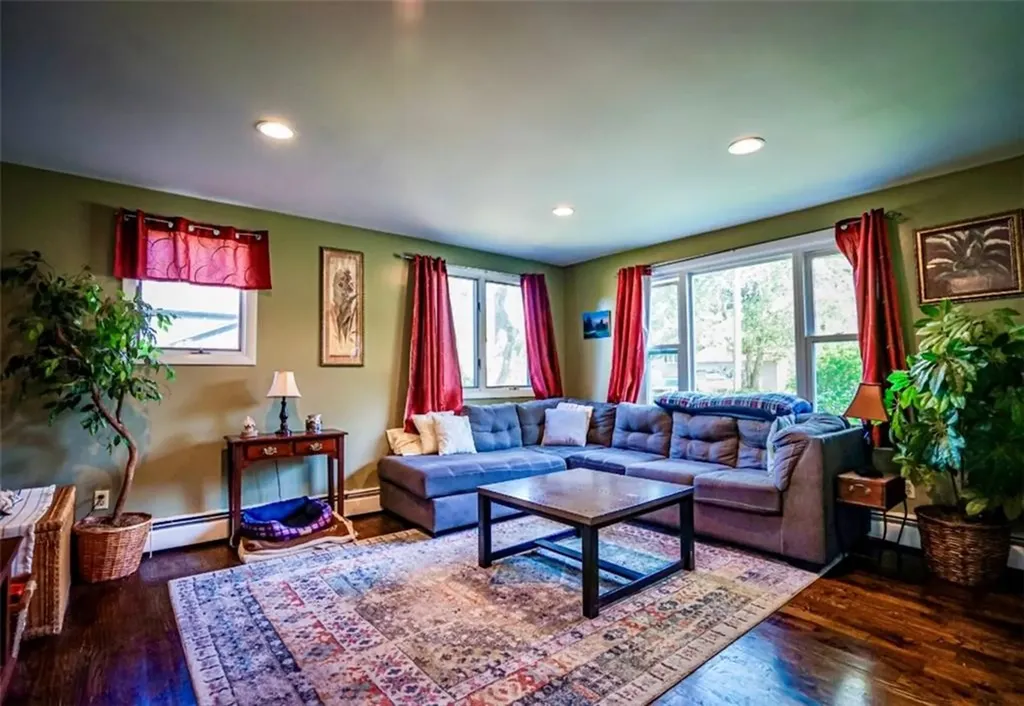 4 Burr Avenue Barrington RI 02806
