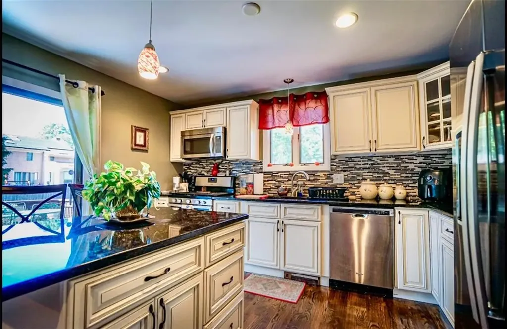 4 Burr Avenue Barrington RI 02806