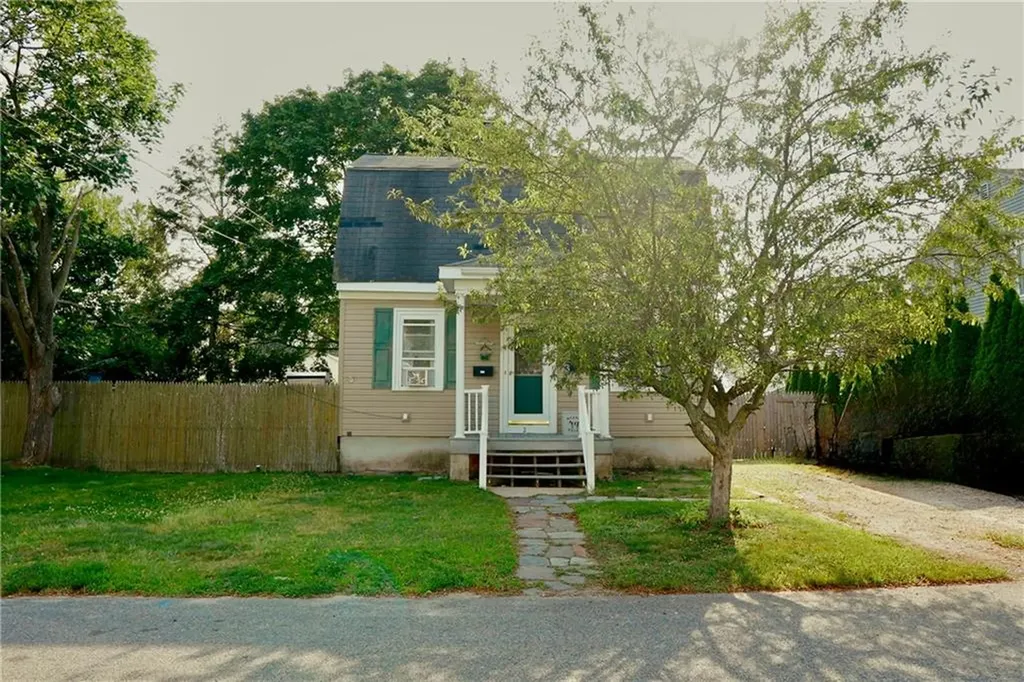 23 Majestic Avenue Warwick RI 02888