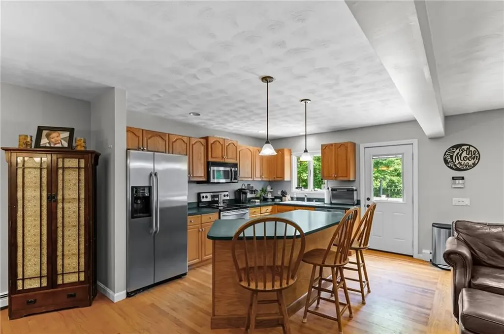 8 Anthony Road Foster RI 02825