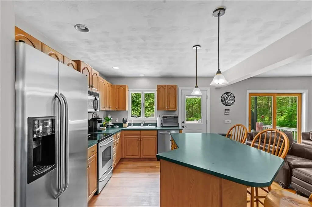 8 Anthony Road Foster RI 02825