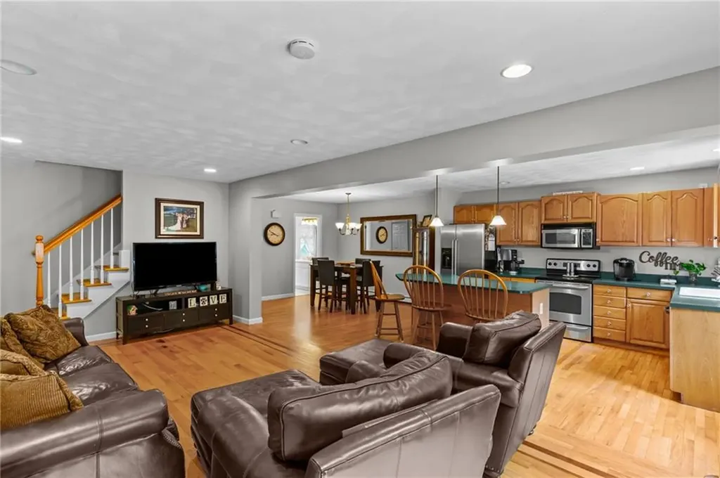 8 Anthony Road Foster RI 02825