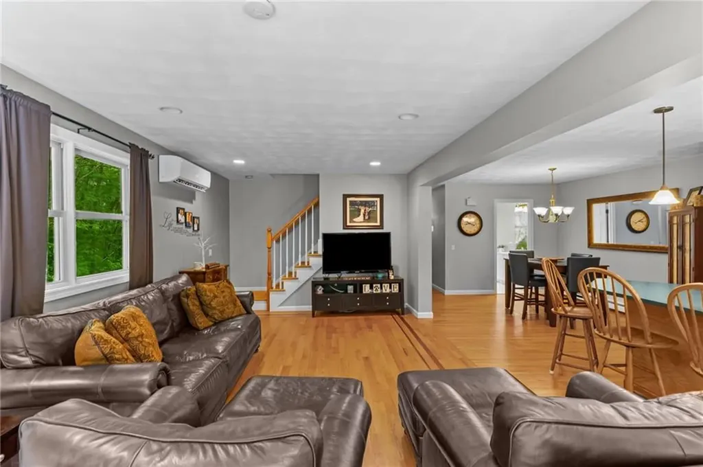 8 Anthony Road Foster RI 02825
