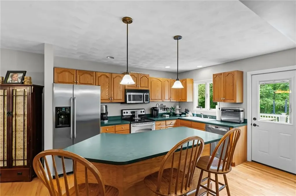 8 Anthony Road Foster RI 02825