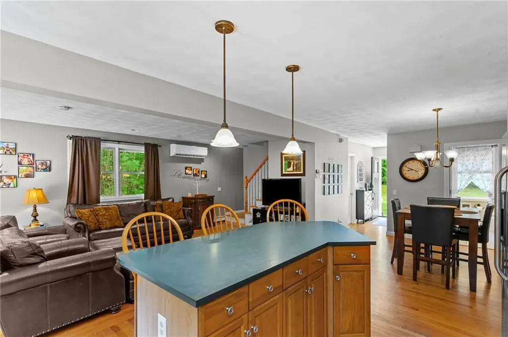 8 Anthony Road Foster RI 02825