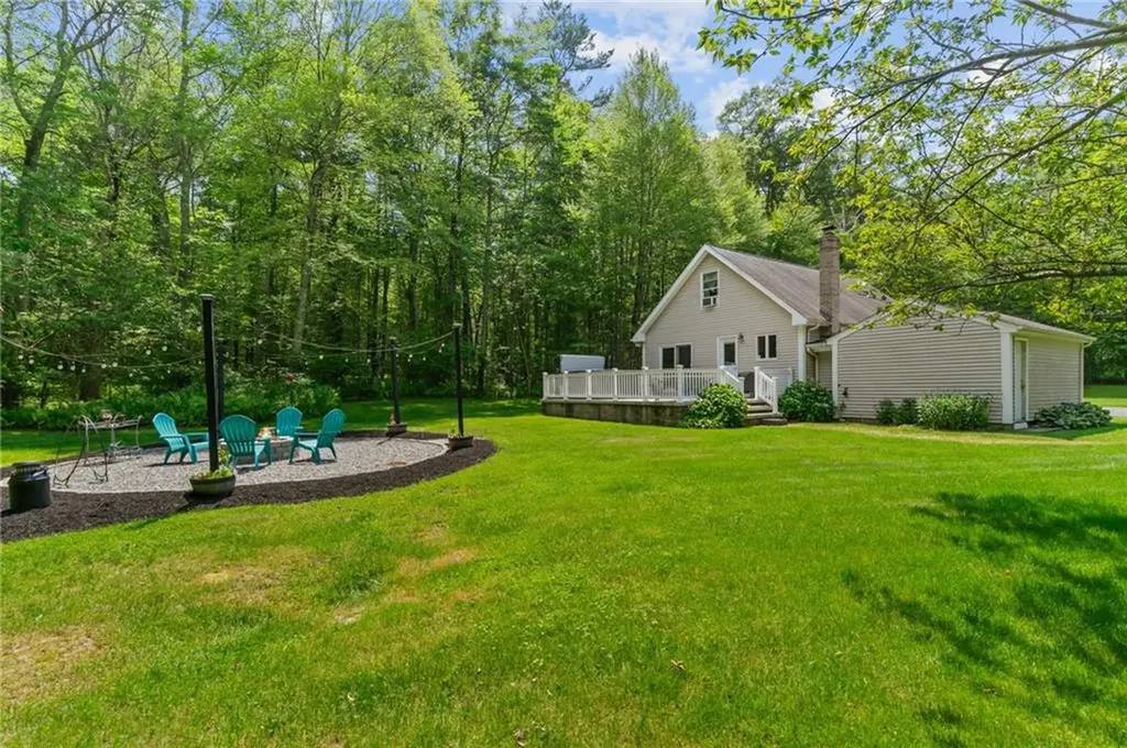 8 Anthony Road Foster RI 02825