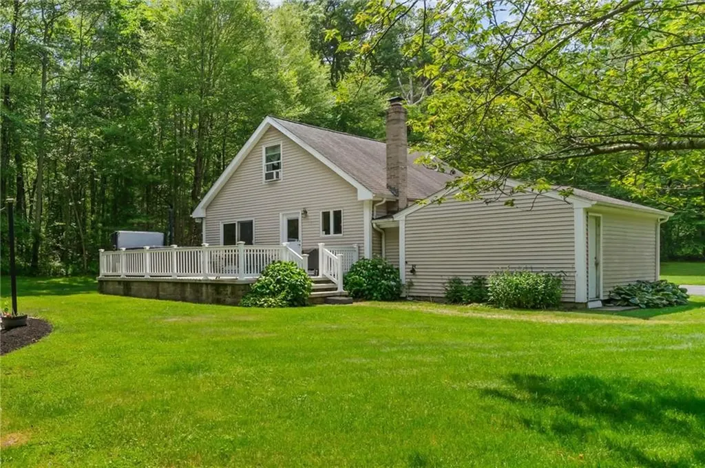 8 Anthony Road Foster RI 02825