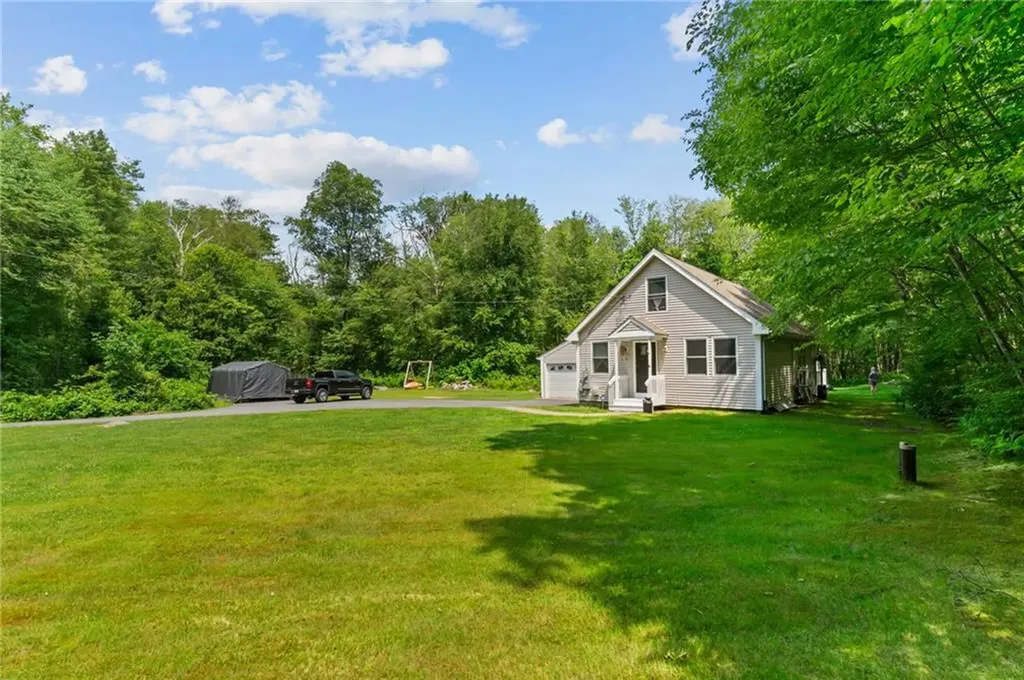 8 Anthony Road Foster RI 02825