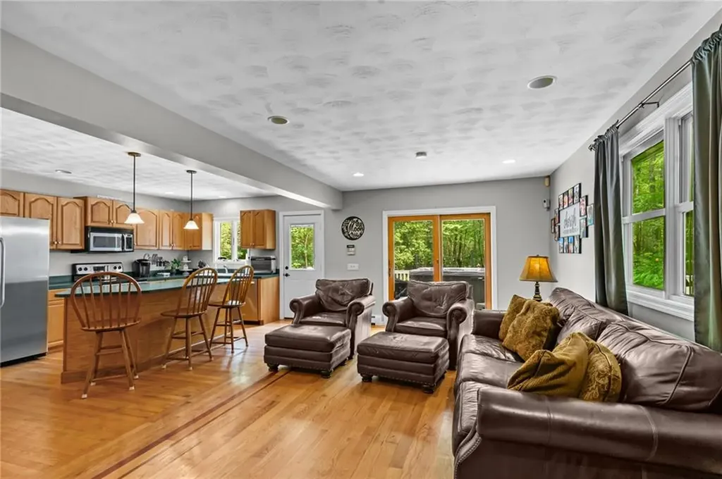 8 Anthony Road Foster RI 02825