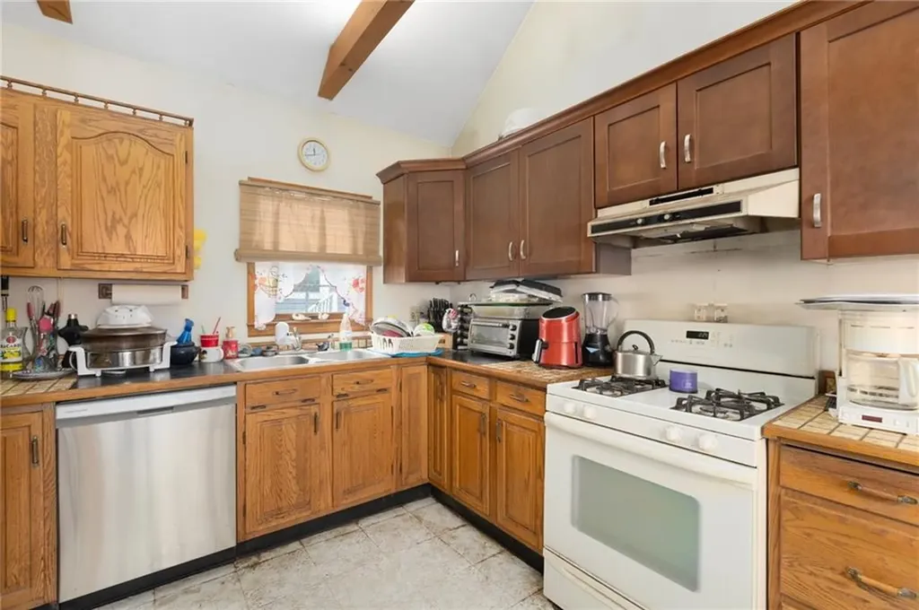 183 Baker Street Providence RI 02905