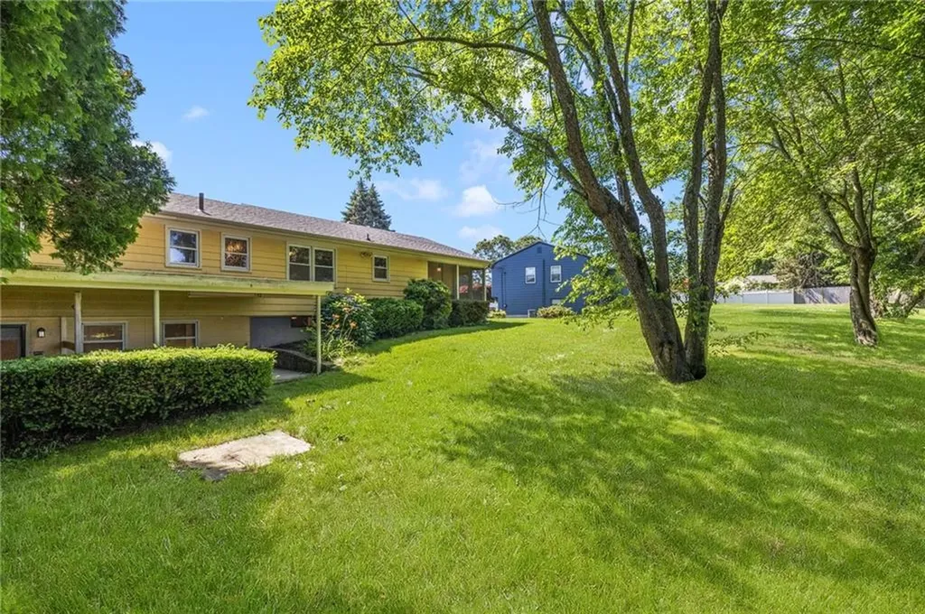 55 Swallow Drive Cranston RI 02920