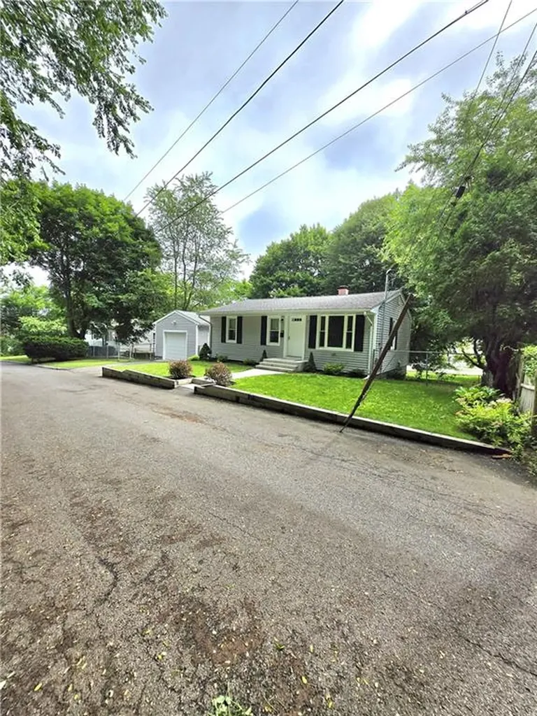 7 Edge Street West Warwick RI 02893