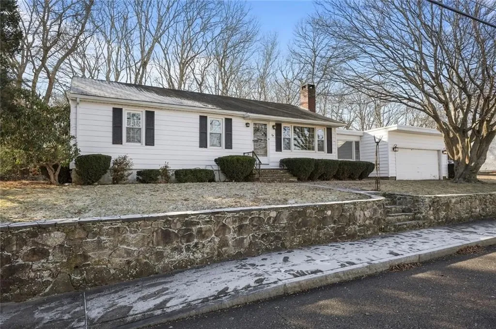 59 Wilbur Avenue Dartmouth MA 02747