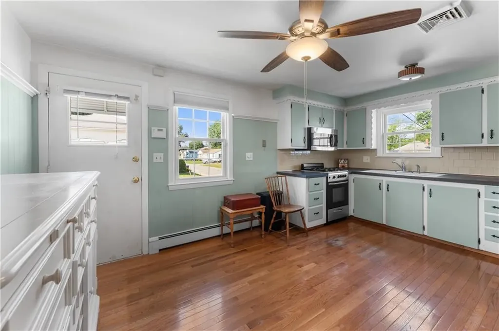59 Waite Street Providence RI 02908