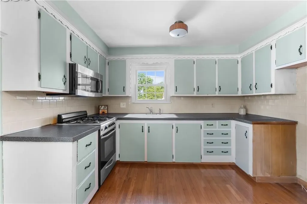 59 Waite Street Providence RI 02908