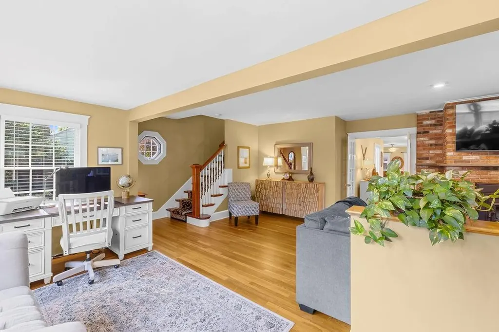 127 Freeborn Street Portsmouth RI 02871