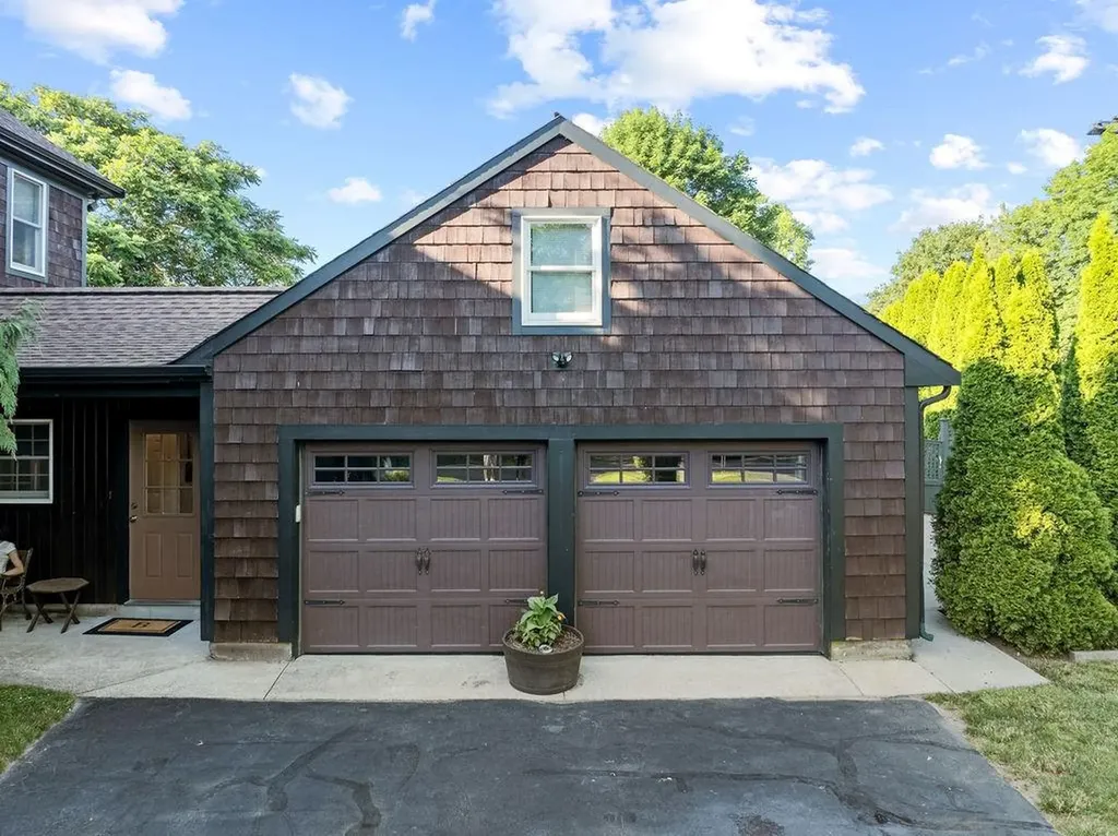 127 Freeborn Street Portsmouth RI 02871
