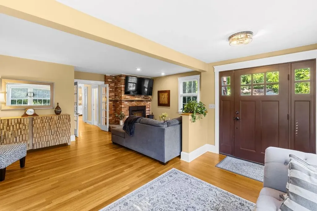 127 Freeborn Street Portsmouth RI 02871