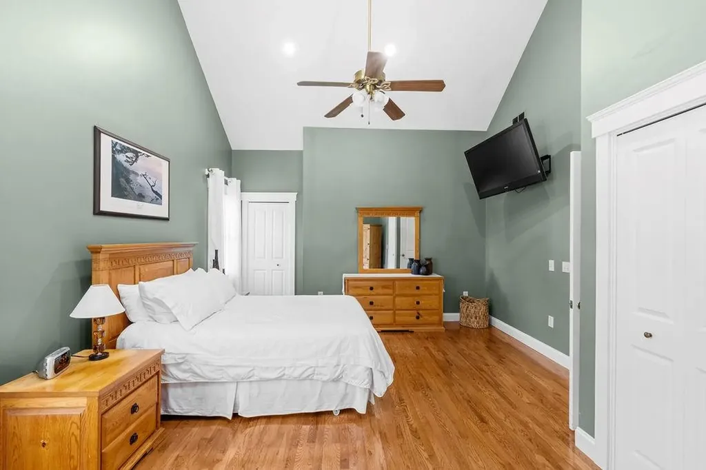 127 Freeborn Street Portsmouth RI 02871