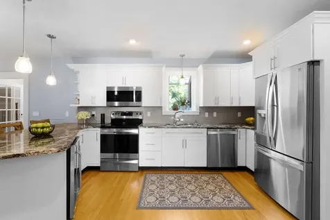 127 Freeborn Street Portsmouth RI 02871