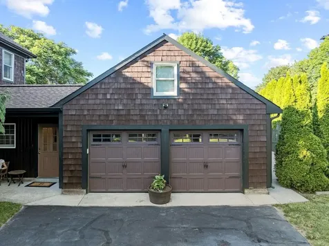 127 Freeborn Street Portsmouth RI 02871