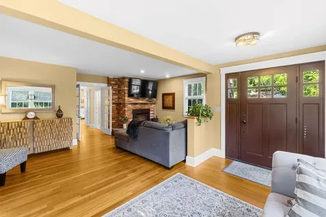 127 Freeborn Street Portsmouth RI 02871