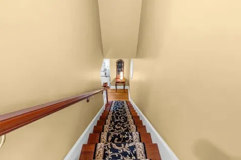 127 Freeborn Street Portsmouth RI 02871