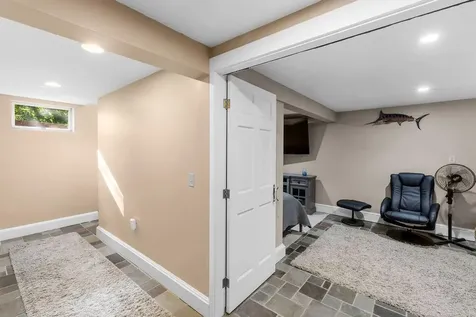 127 Freeborn Street Portsmouth RI 02871