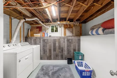 127 Freeborn Street Portsmouth RI 02871