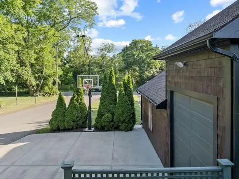 127 Freeborn Street Portsmouth RI 02871