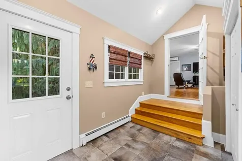 127 Freeborn Street Portsmouth RI 02871